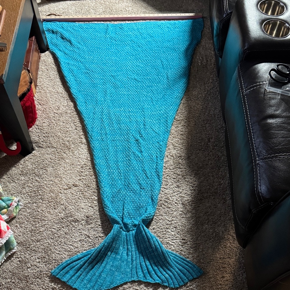 Turquoise Mermaid Tail Blanket